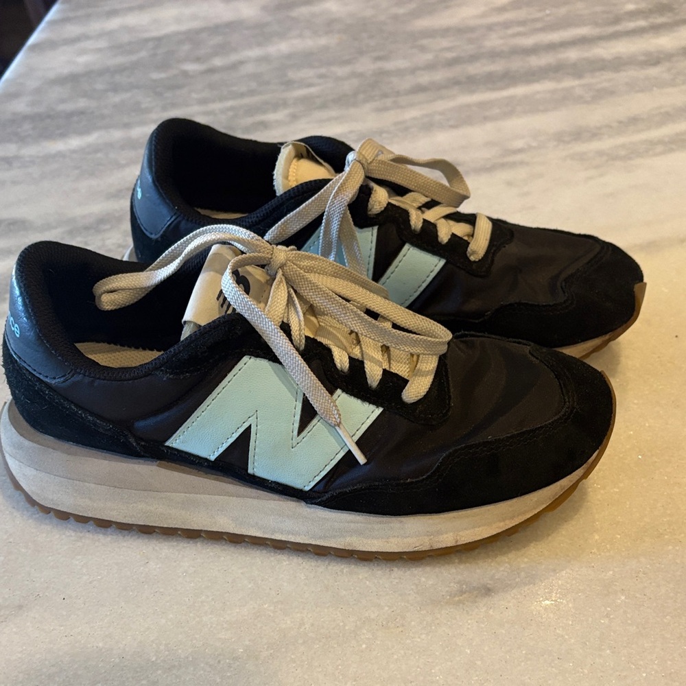 New Balance 237 Sneakers black with Light Blue Accents MS237GD size 8
